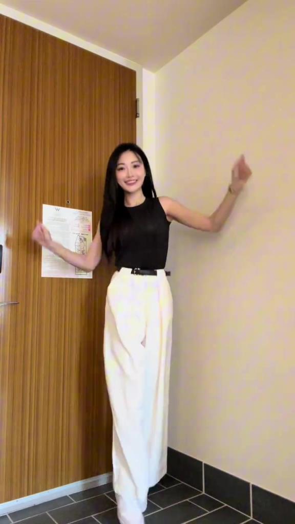 孟超曬自拍：常規(guī)賽正式收官啦，咱們季后賽見啦！